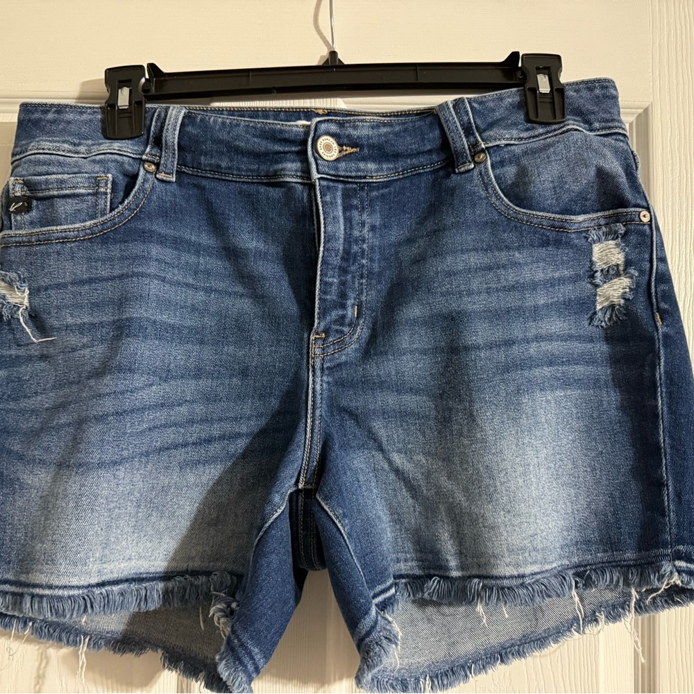 KanCan Women's Frayed Hem Jean Shorts - Medium Blue